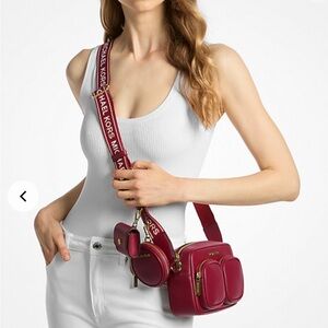 Jet Set Travel Medium Leather Messenger Bag